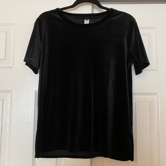 Old Navy Black Velvet T-Shirt - Picture 2 of 5